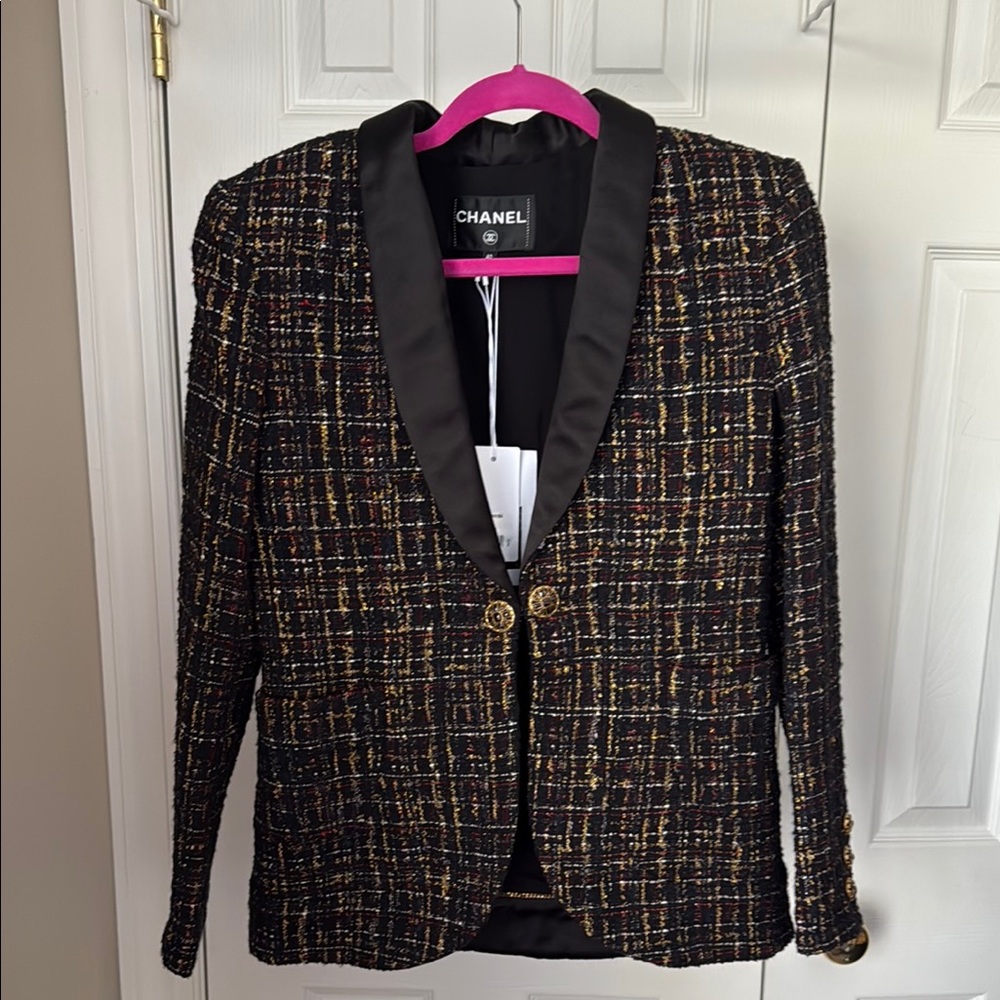 NWT authentic CHANEL Black and Gold Tweed Blazer